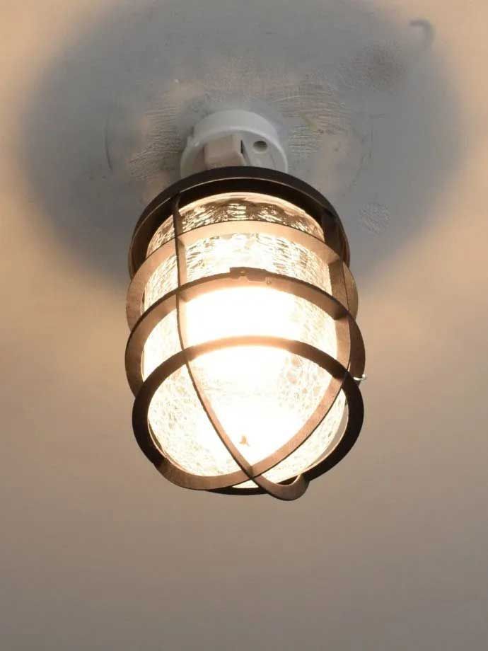 シーリングタイプの照明