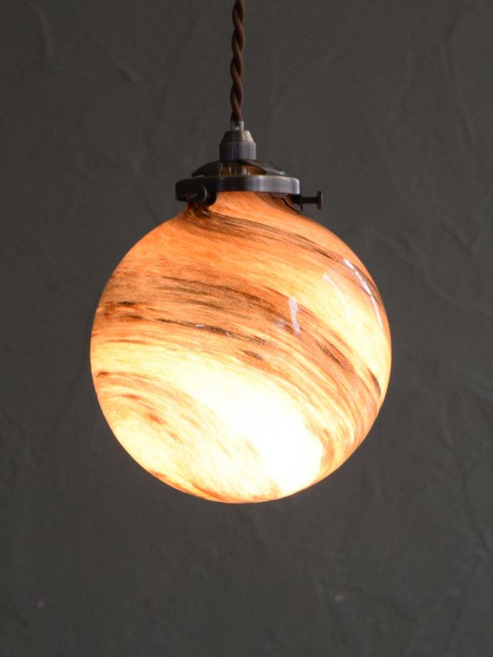 アンティーク風のペンダントライト