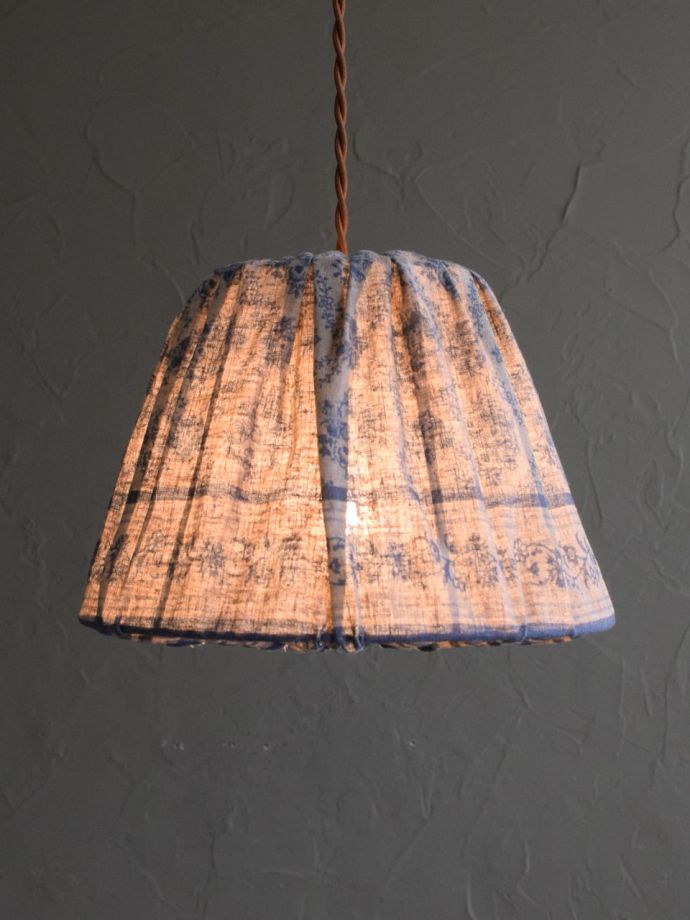 アンティーク風のペンダントライト