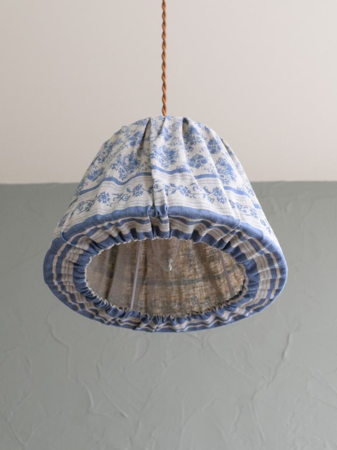 下から見たペンダントライト