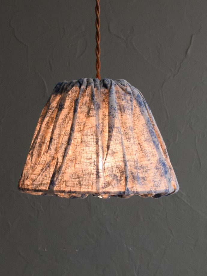 アンティーク風のペンダントライト