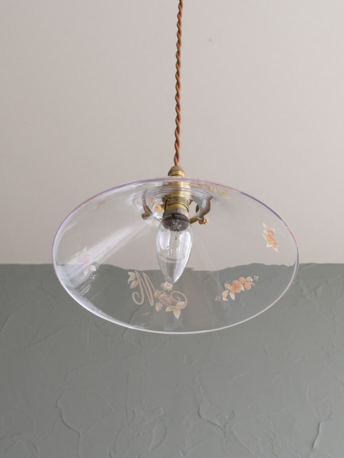 下から見たペンダントライト