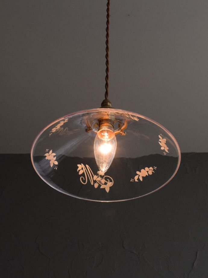 点灯後のペンダントライト