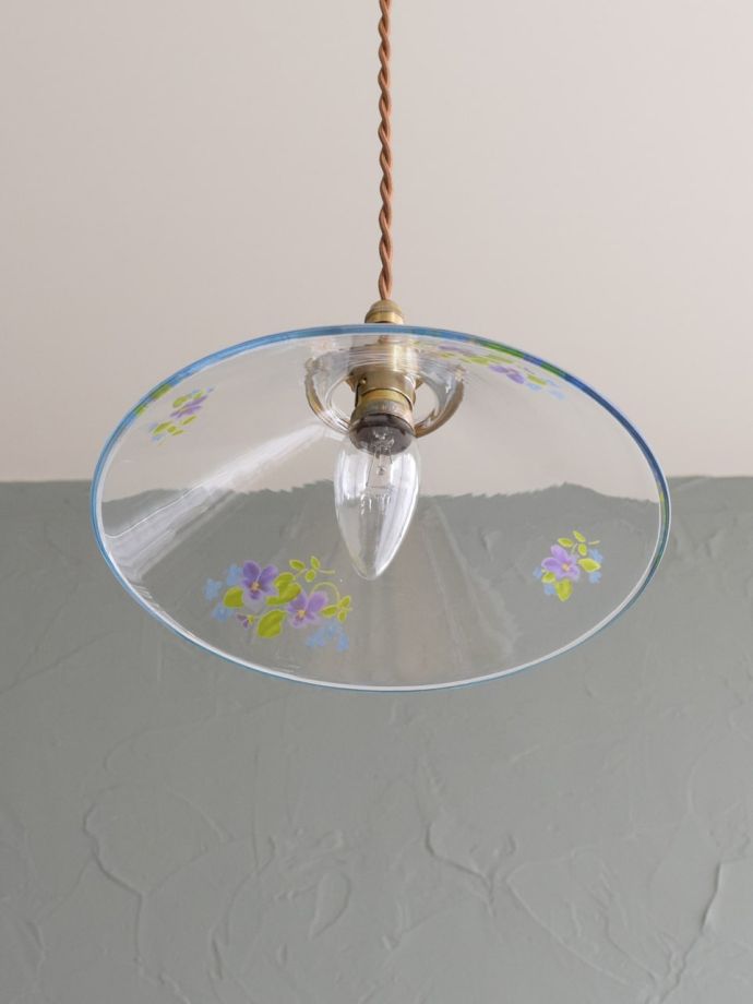 下から見たペンダントライト