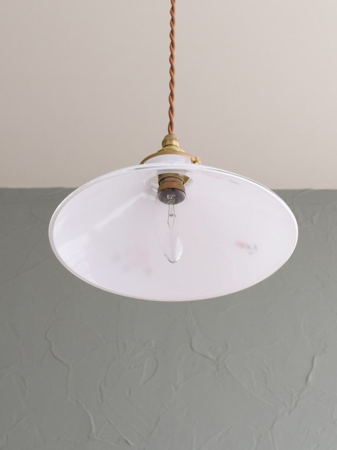 下から見たペンダントライト