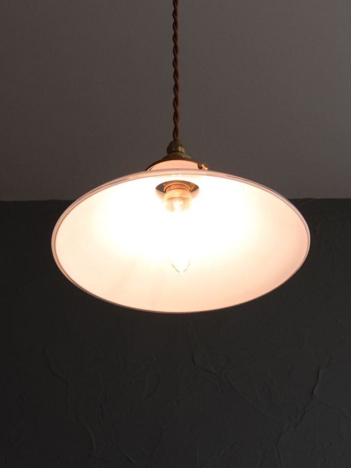 点灯後のペンダントライト