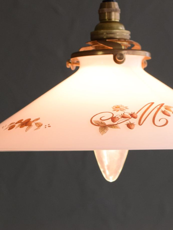 点灯後のペンダントライト