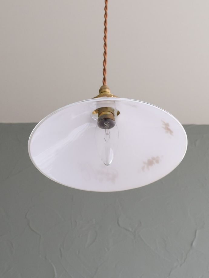 下から見たペンダントライト