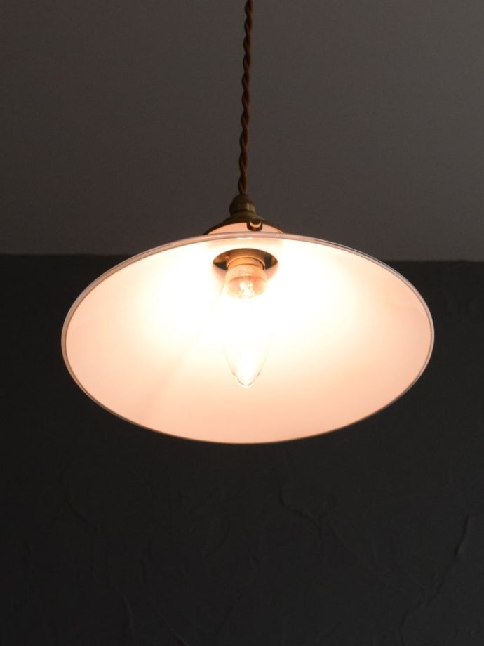 点灯後のペンダントライト