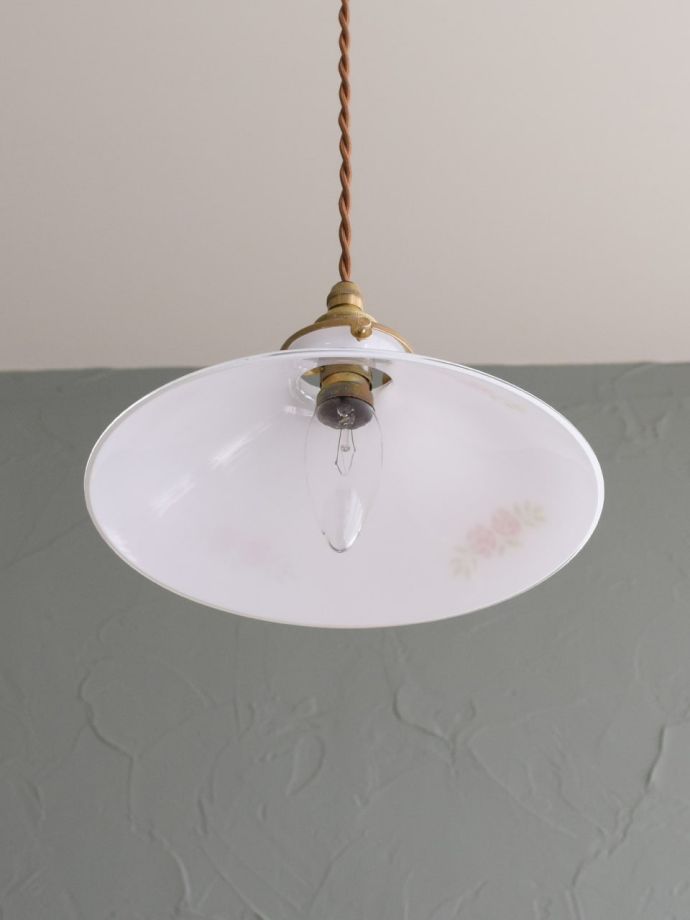 下から見たペンダントライト