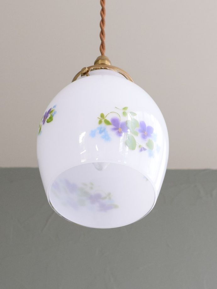 下から見たペンダントライト