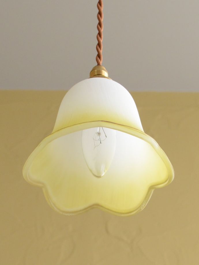 下から見たペンダントライト