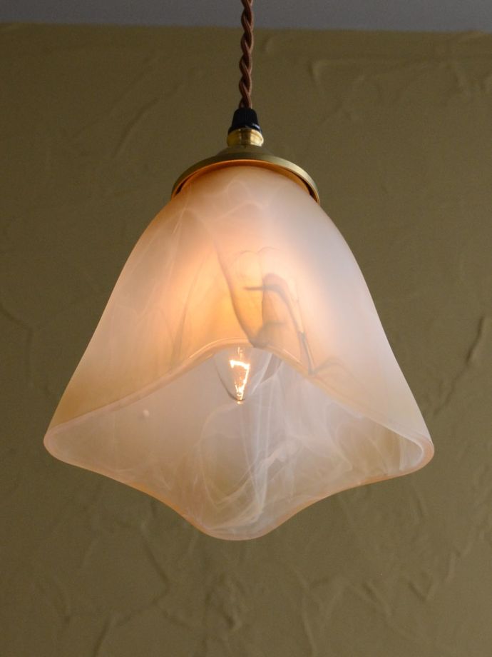 点灯後のペンダントライト
