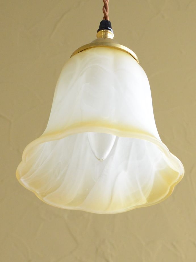 下から見たペンダントライト