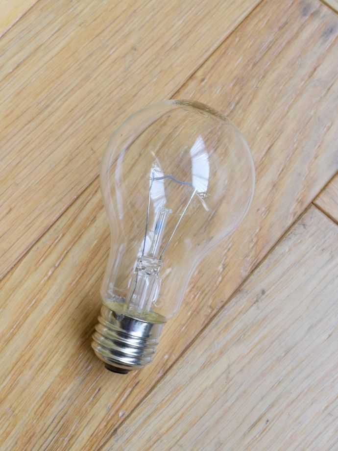 テーブルランプの電球