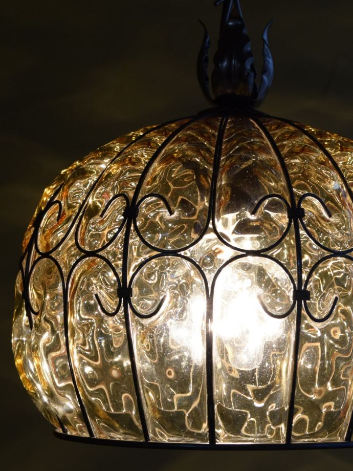 ムラーノガラスシェードからの灯り