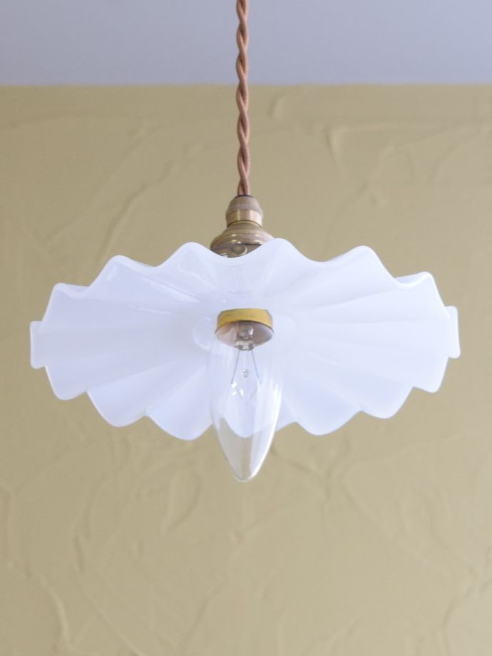 下から見たペンダントライト
