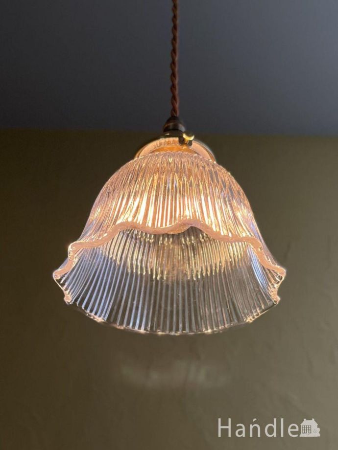 点灯後のペンダントライト