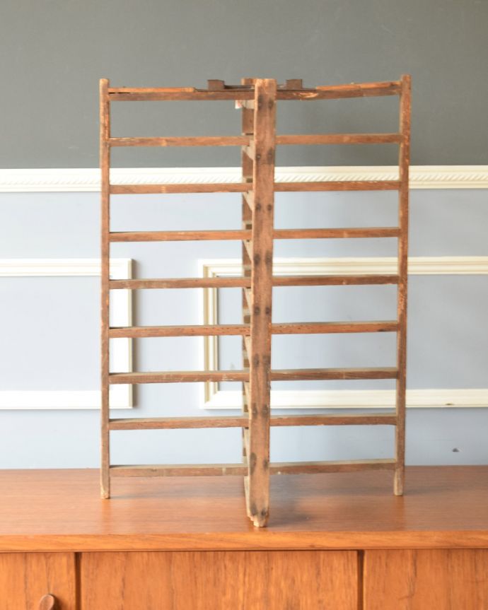 アンティーク のプレートラック