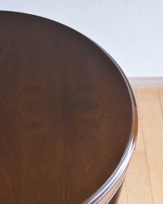 アンティークのテーブル アンティーク家具 ウォルナット材を使った美しいアンティークのコンソールテーブル。修復には自信がありますHandleでは専門の職人が修復する際、古い塗装を剥離してキレイにお直ししています。(q-1004-f)