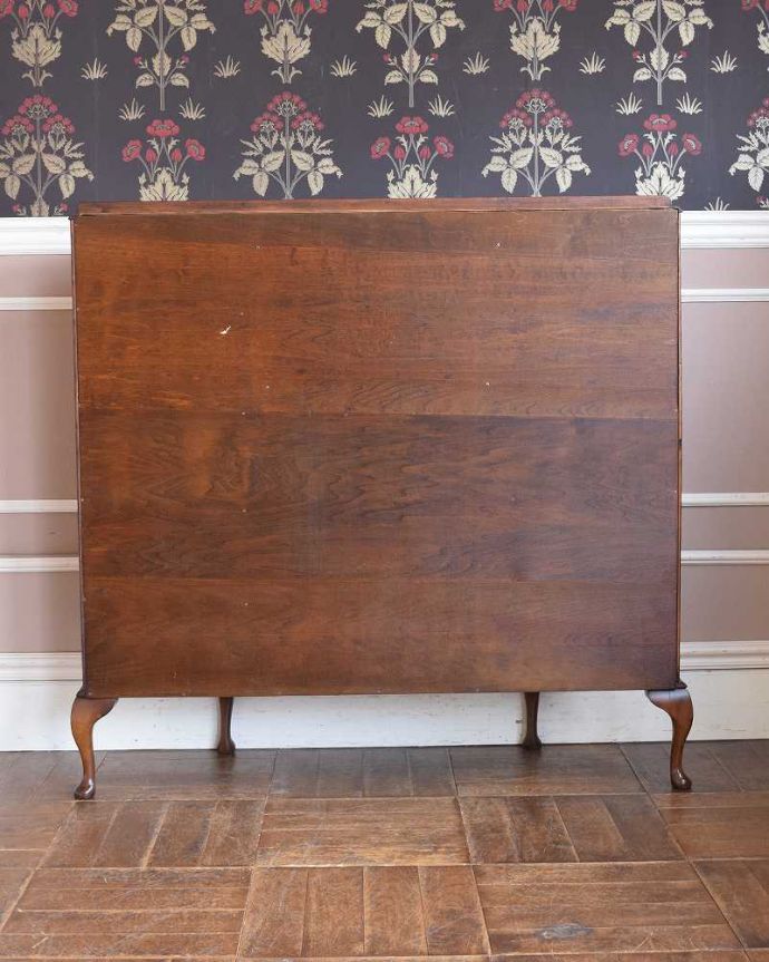 ビューロー　アンティーク家具　英国で見つけた珍しいミラーバックのサイドバイサイド、ウォルナット材のアンティーク家具　。もちろん、後ろ姿もキレイです。(q-1017-f)