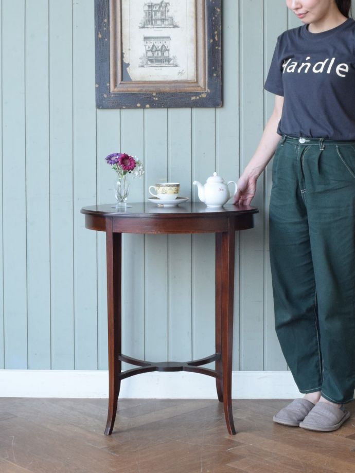 英国のサイドテーブル