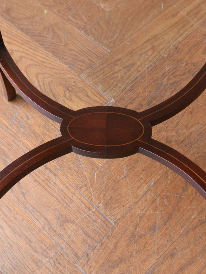 アンティークテーブルの装飾