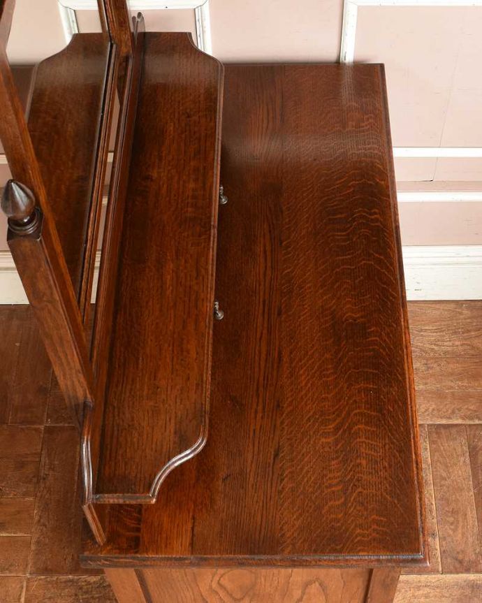 アンティークのドレッサー　アンティーク家具　オーク材の上品な英国輸入アンティーク家具、和室にも似合うドレッシングチェスト。上から見るとこんな感じです。(q-1063-f)