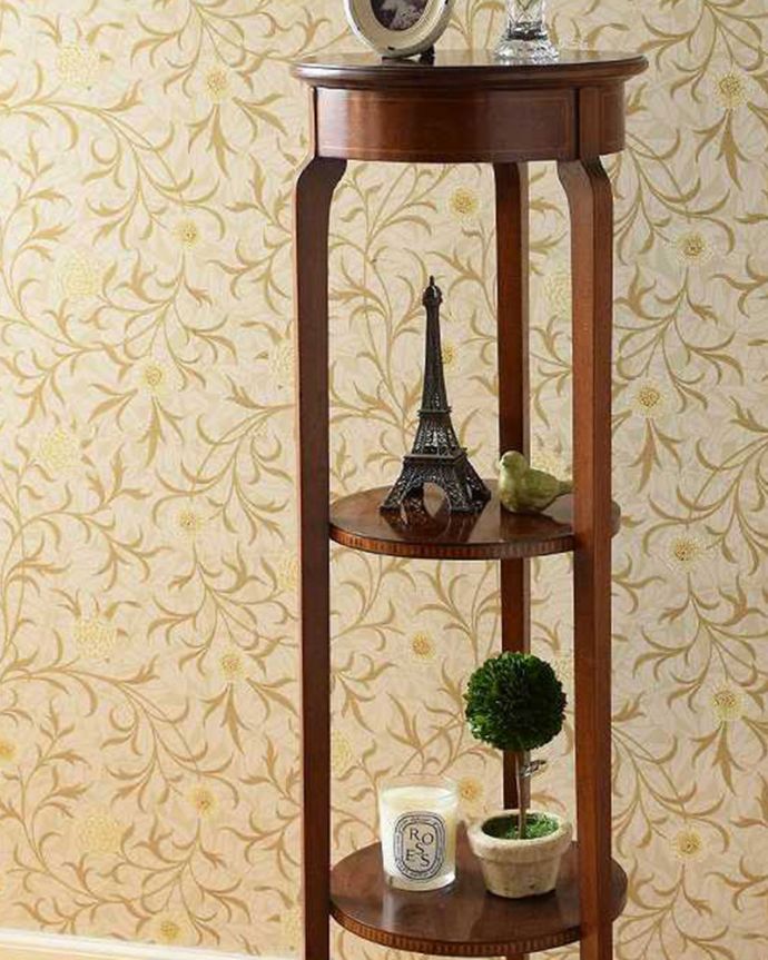 プランツスタンド・ケーキスタンド アンティーク家具 英国輸入の美しい小さなアンティーク家具、3段タイプのプランツスタンド。小さくてもアンティークの気品タップリ。(q-1080-f)