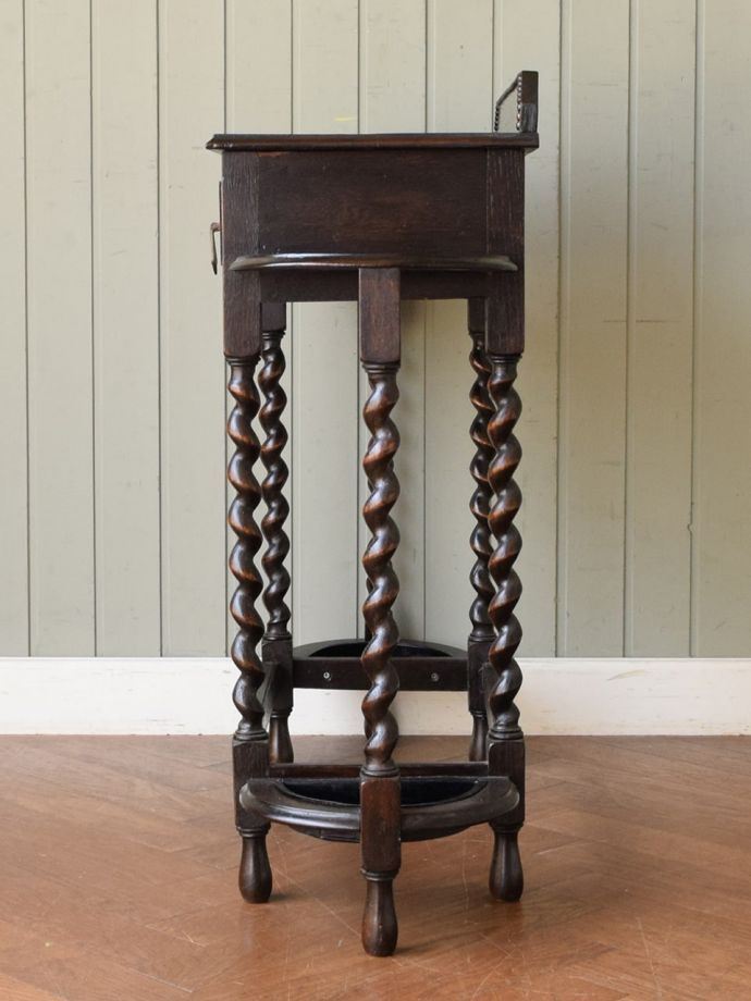 ステッキスタンドの側面