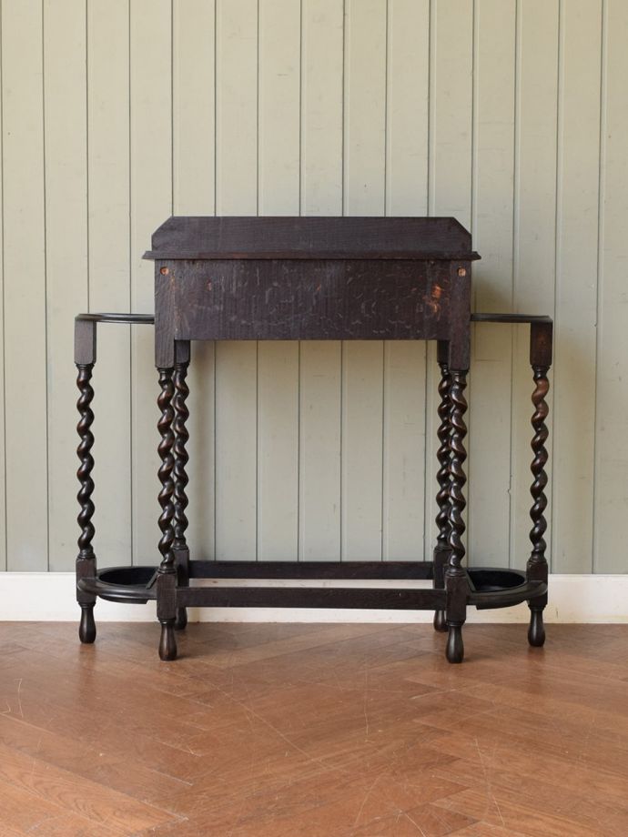 ステッキスタンドの後ろ姿