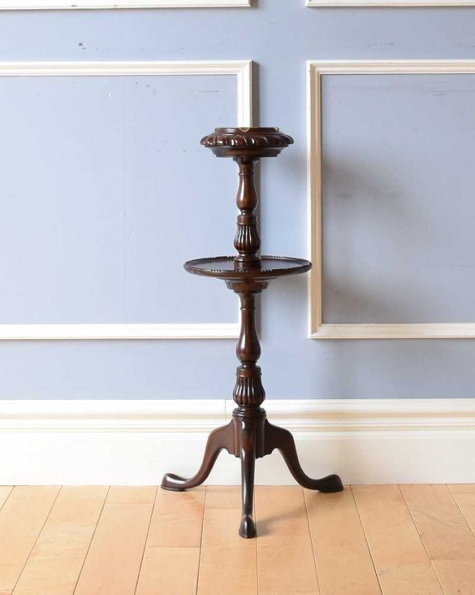 アンティーク家具 英国紳士気分で楽しめるカッコイイ英国アンティーク、トライポットのアッシュトレイスタンド(灰皿)。横から見てもステキ横から見るとこんな感じ。(q-1102-f)