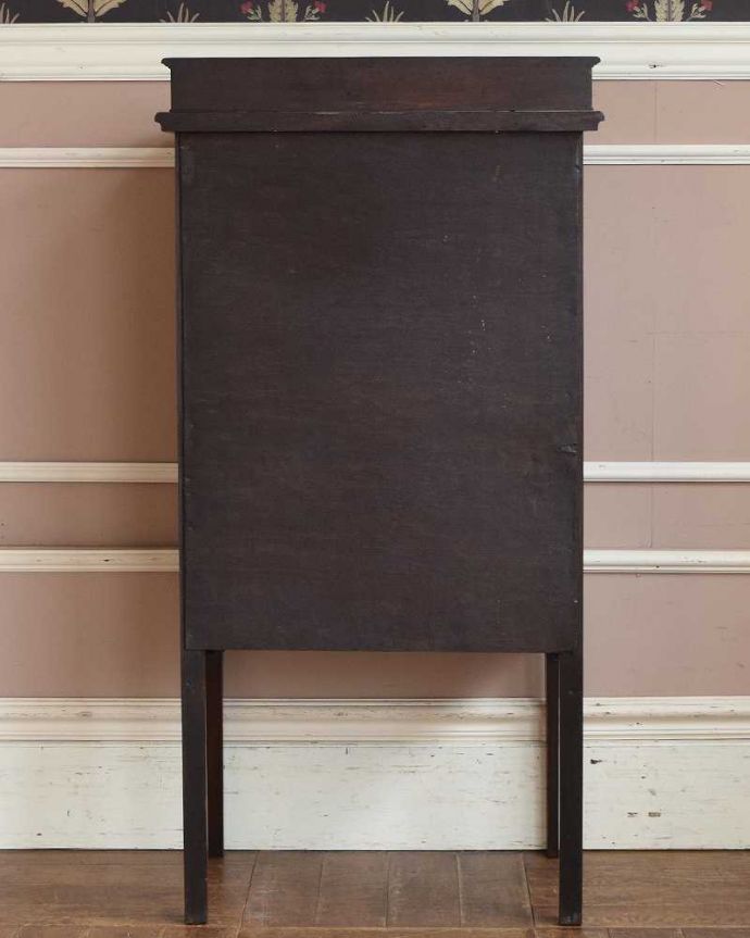 アンティークのチェスト アンティーク家具 アンティークの英国家具、マホガニー材のかっこいいチェスト。修復してあるので後姿もキレイです。(q-1110-f)