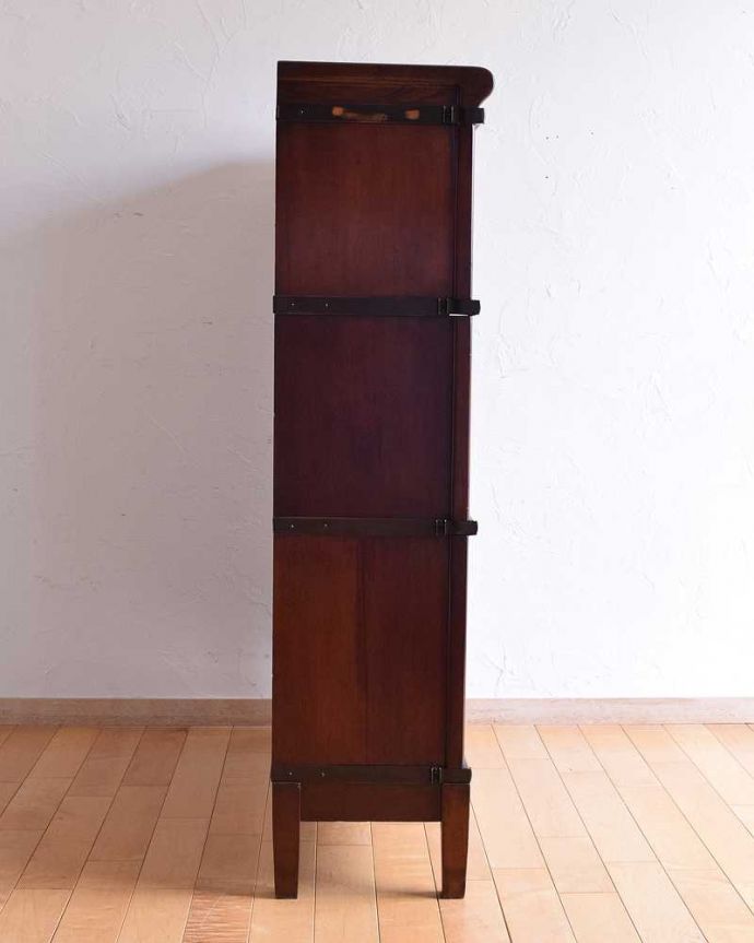 アンティークのキャビネット　アンティーク家具　グローブ・ヴェルニッケ社のアンティーク家具、英国輸入のスタッキングブックケース（本棚）。横から見ると･･･横から見るとこんな感じ。(q-1174-f)