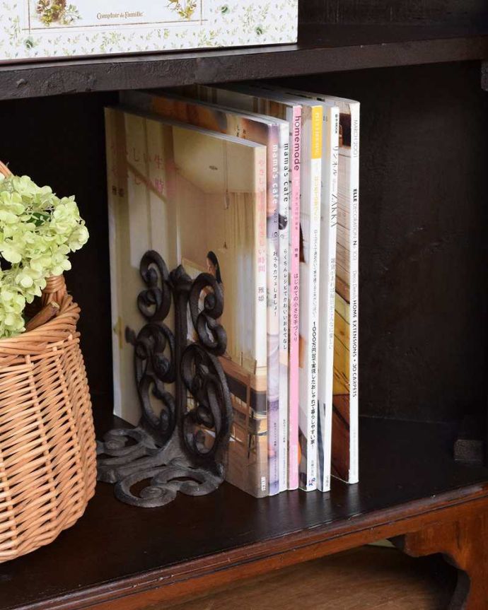 キャビネットの扉を開けると