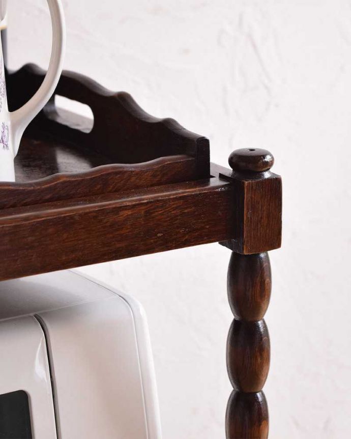 アンティークのワゴン・トローリー アンティーク家具 イギリスの便利なアンティーク家具、3段タイプのトロリー(ワゴン)。ちょっとしたこだわりワゴンと言っても現代のものとは全然違う・・・風合いもいいんです。(q-1219-f)