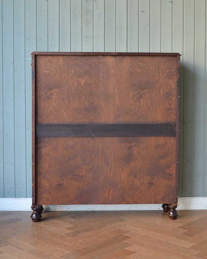 アンティークのキャビネット　アンティーク家具　ステンドグラスをはめ込んだブックケース（本棚）、アンティーク英国家具。後ろ姿もキレイです。(q-1226-f)