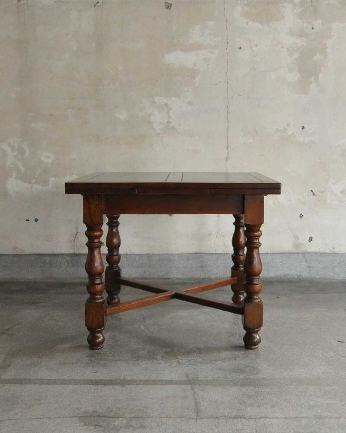 アンティークのテーブル　アンティーク家具　美しい英国のアンティーク家具、３ＷＡＹでサイズが変えられるドローリーフテーブル（伸張式テーブル）。横から見るとこんな感じ真横から見てみるとこんな感じ。(q-1232-f)