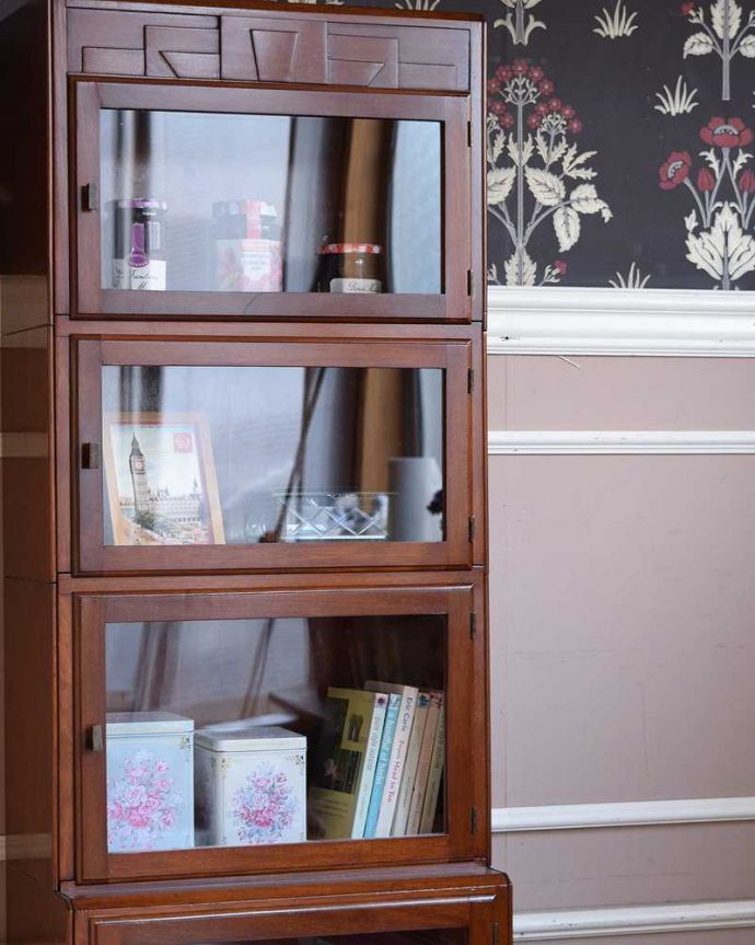 アンティークのキャビネット アンティーク家具 スマートな英国アンティーク家具、シンプルデザインのスタッキングブックケース。ガラス越しに中をのぞいてみると・・・中に入れたものが、どんなものでも、ちょっと高級に見えちゃうんです。(q-1241-f)