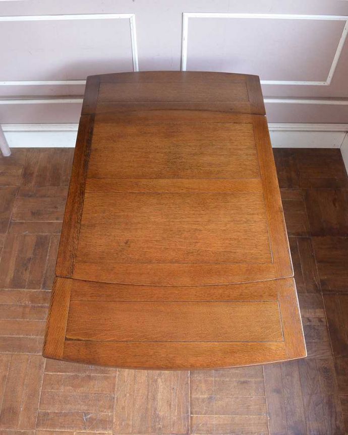 アンティークのテーブル　アンティーク家具　英国のアンティーク家具、バルボスレッグが素敵なドローリーフテーブル（ダイニングテーブル）。やっぱりテーブルは天板が重要全部開いた状態で天板を上から見てみるとこんな感じです。(q-1250-f)