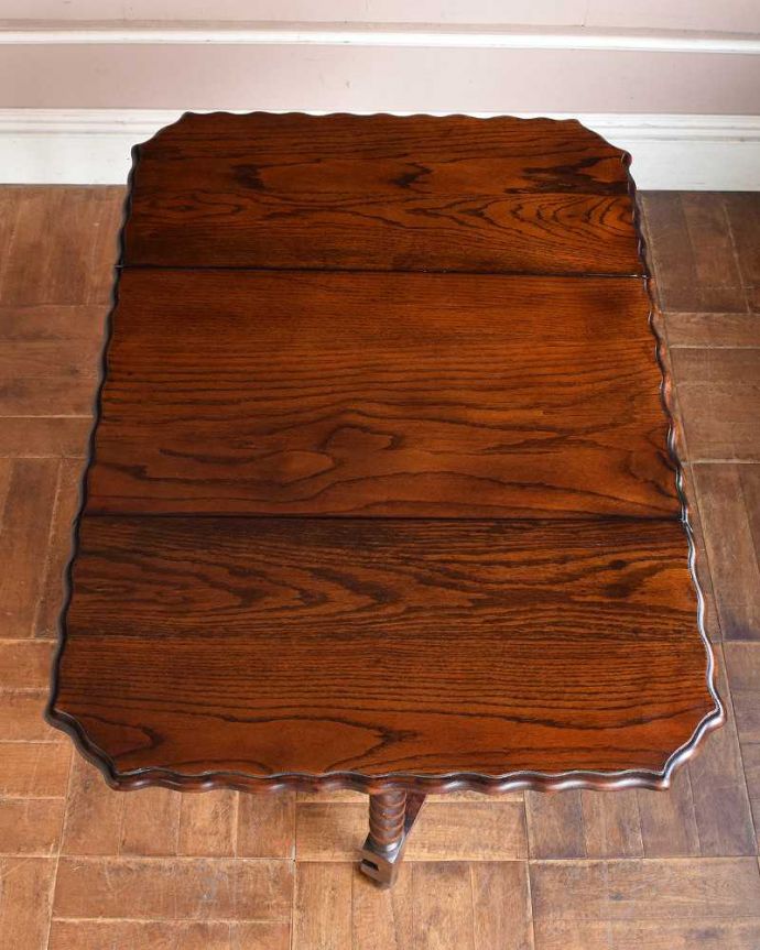 アンティークのテーブル　アンティーク家具　伸張式のアンティーク英国家具、天板の縁どりも美しいゲートレッグテーブル。天板の修復には自信があります。(q-1258-f)