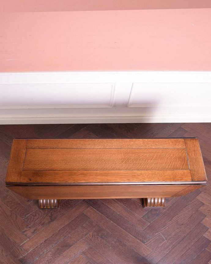 アンティークのテーブル　アンティーク家具　豪華なバルボスレッグが美しい、アンティークゲートレッグテーブル(ドロップリーフテーブル)。上から見るとこんな形リーフを開く前はこんな形です。(q-1261-f)