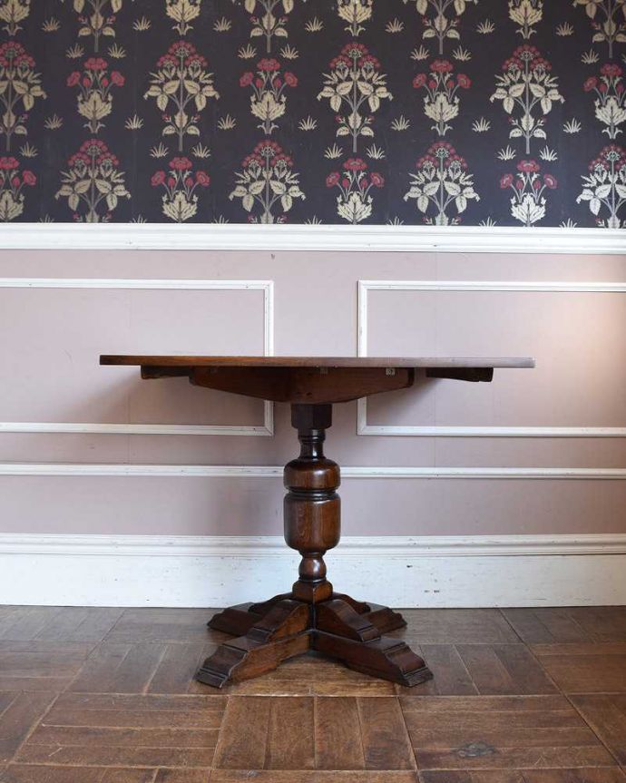 アンティークのテーブル　アンティーク家具　英国から届いたアンティーク家具、重厚な脚のダイニングテーブル。こっち側もキレイです！アンティークは新品ではないので、もちろん経年変化によるキズはありますが、専門の職人がきちんとお直しをしているので、180度どの角度もキレイです。(q-1262-f)