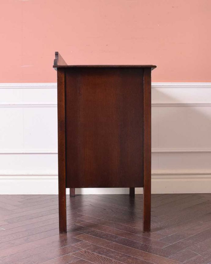 アンティークのチェスト アンティーク家具 英国スタイルのインテリア、オーク材のアンティーク3段チェスト。横から見ると横から見るとこんな感じ。(q-1264-f)