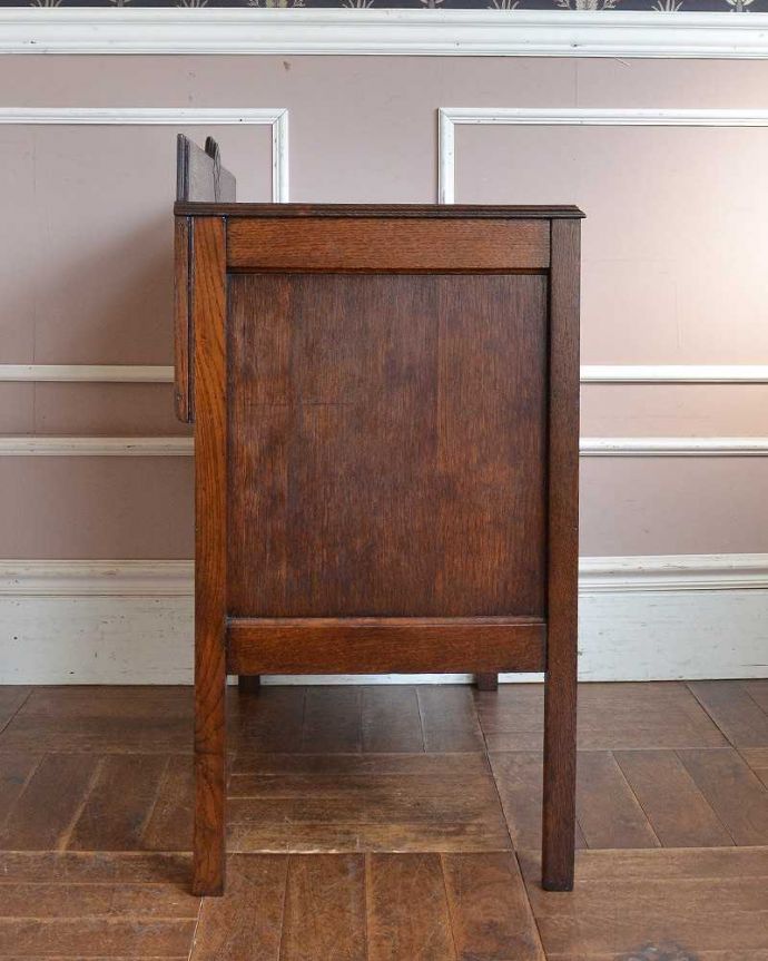 アンティークのチェスト　アンティーク家具　英国スタイルのアンティーク家具、オーク材の3段チェスト。横から見ると横から見るとこんな感じ。(q-1265-f)