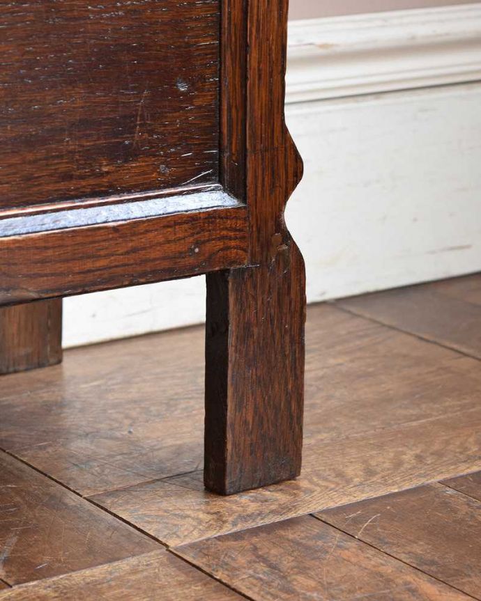 アンティークの玄関収納　アンティーク家具　玄関を彩るアンティーク家具、ベンチが付きのスマートなホールスタンド。女性1人でラクラク運べちゃう仕掛けHandleのアンティークは、脚の裏にフェルトキーパーをお付けしています。(q-1272-f)