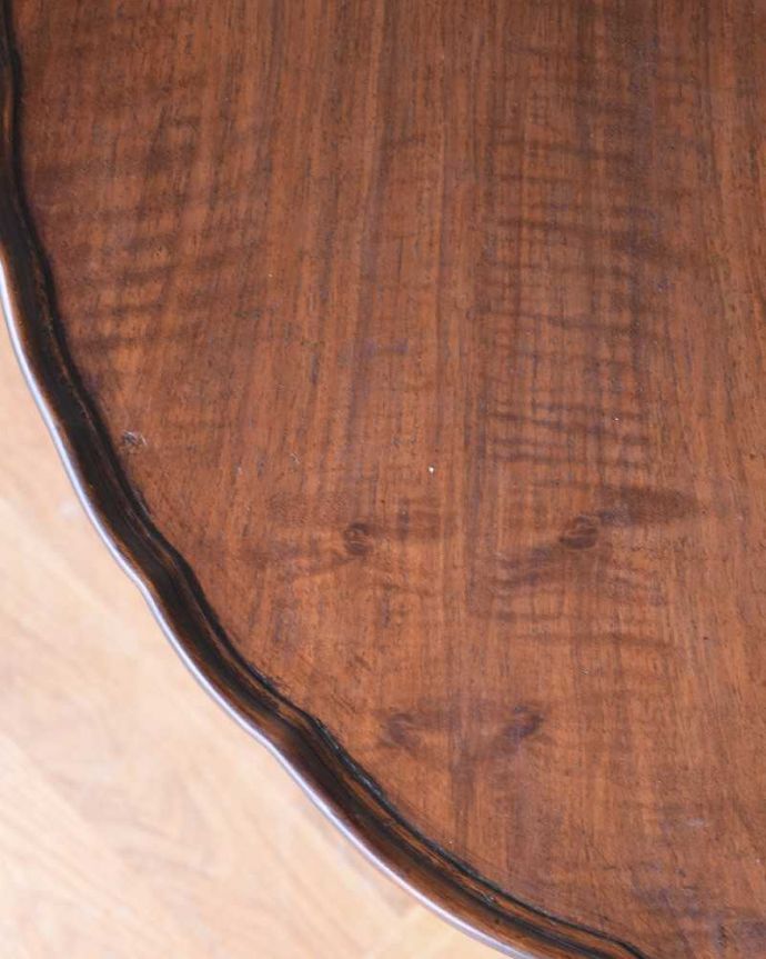 アンティークのテーブル　アンティーク家具　英国のアンティーク家具、美しいウォルナット材のコンソールテーブル。修復には自信がありますHandleでは専門の職人が修復する際、古い塗装を剥離してキレイにお直ししています。(q-1281-f)