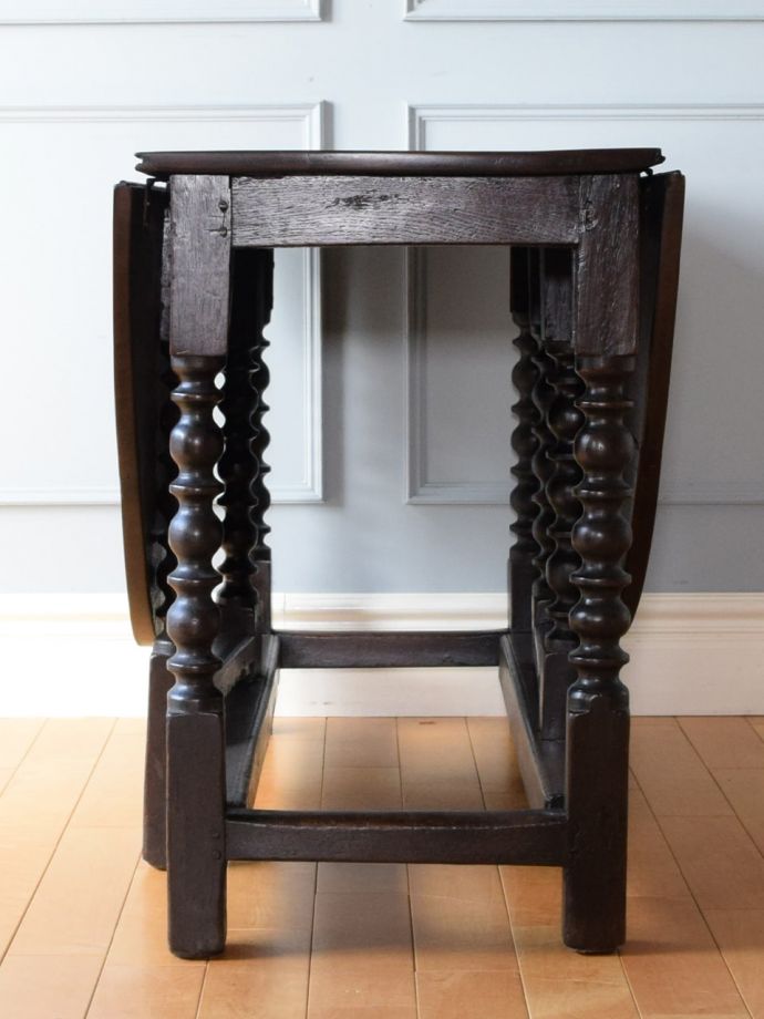 折り畳み式テーブルの側面