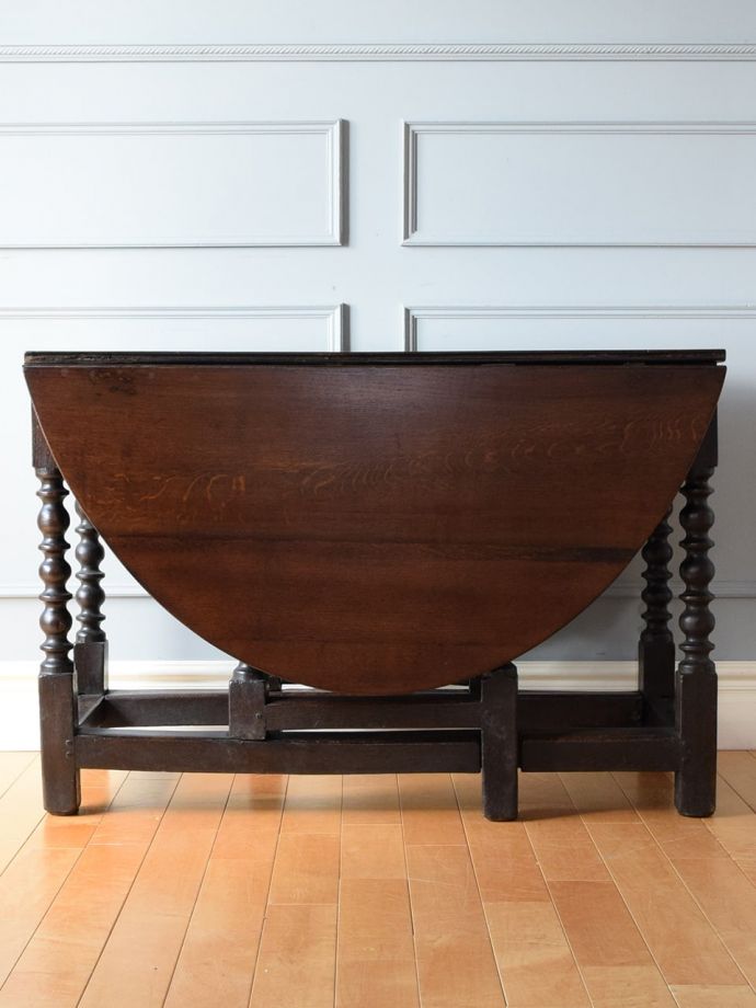 畳んだ時のゲートレッグテーブル