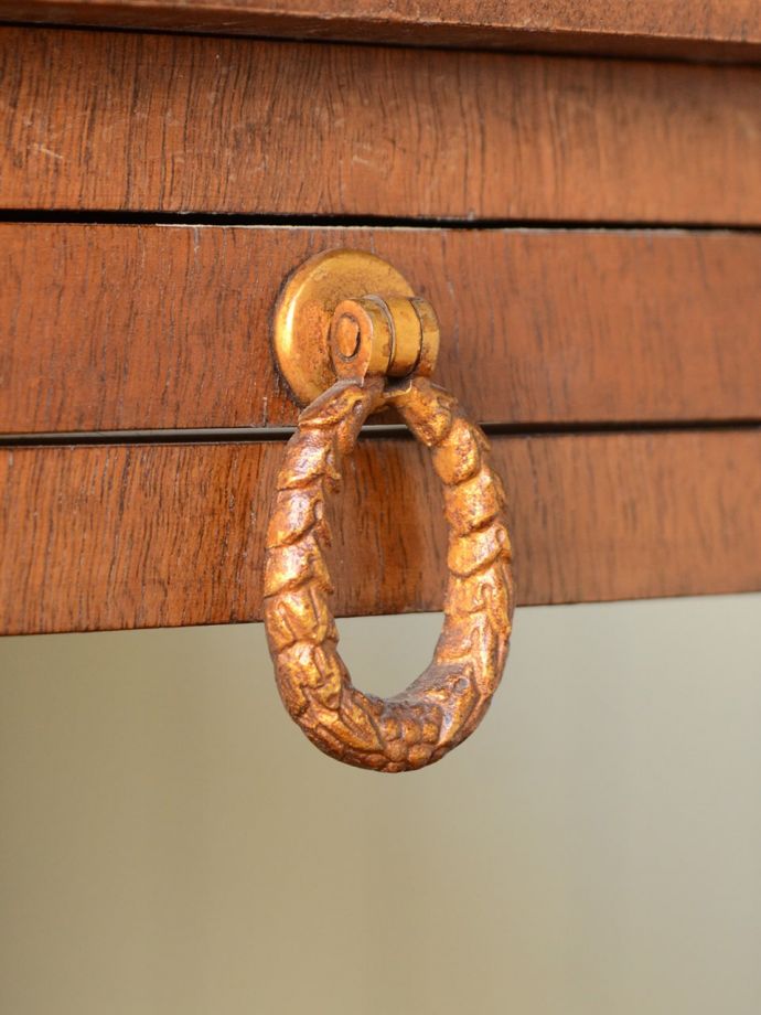 アンティーク家具の取っ手